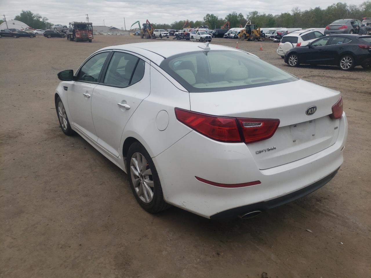 Photo 3 from auction – 2015 KIA OPTIMA LX with VIN 5XXGM4A75FG499438