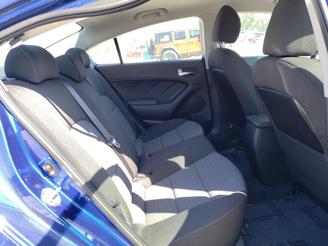 Photo 6 from auction – 2018 KIA FORTE LX with VIN 3KPFL4A70JE189018