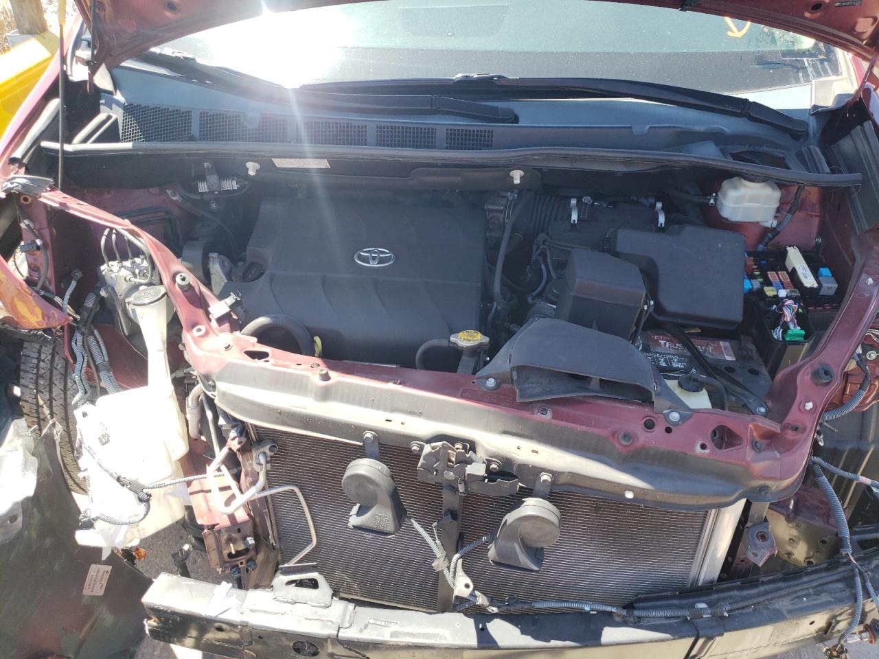 Photo 7 from auction – 2015 TOYOTA SIENNA LE with VIN 5TDKK3DC3FS558293
