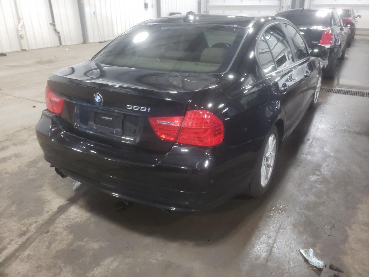 Photo 4 from auction – 2010 BMW 328 XI with VIN WBAPK7C54AA459386