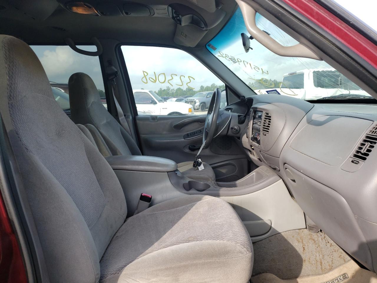 Photo 5 from auction – 1998 FORD EXPEDITION with VIN 1FMRU17L6WLC38715