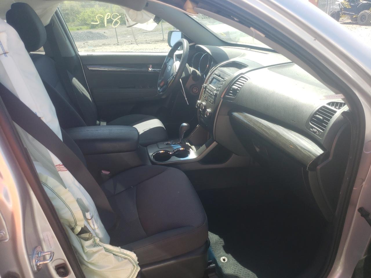 Photo 5 from auction – 2012 KIA SORENTO BA with VIN 5XYKT3A65CG206904
