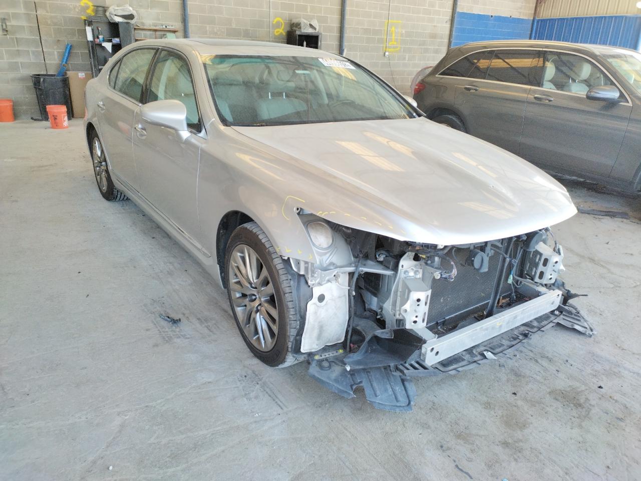 LEXUS LS 460L 2017 with VIN JTHGL5EF4H5057847 - Photo from auction