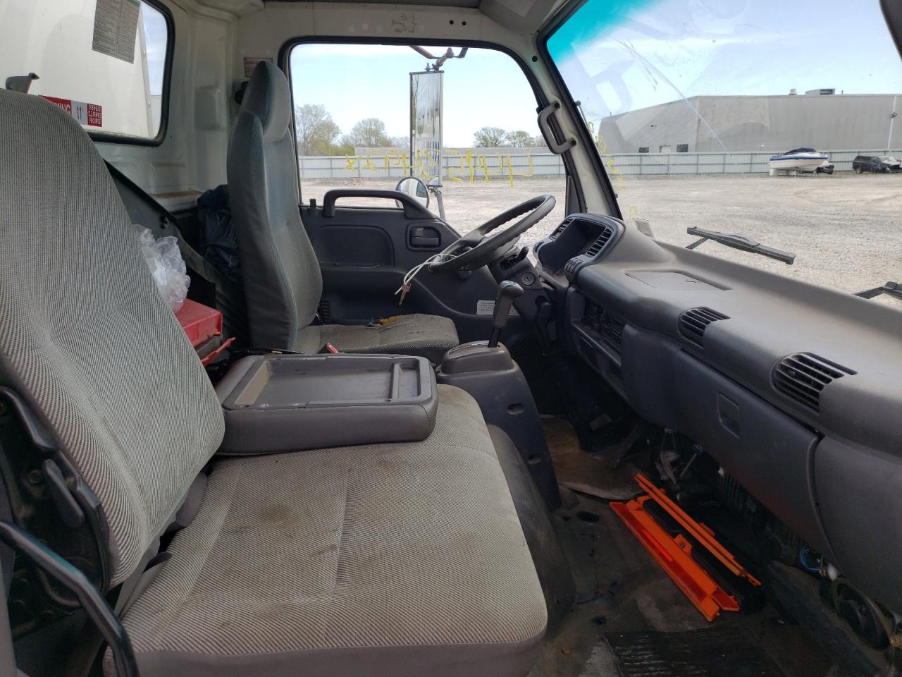 Photo 5 from auction – 2005 GMC W4500 with VIN J8DC4B16257001650
