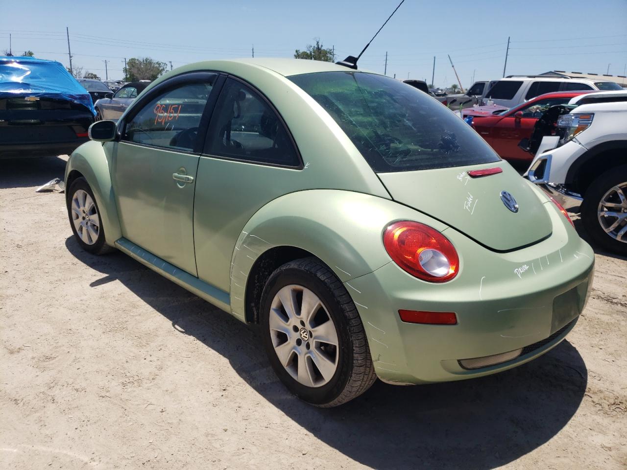 Photo 3 from auction – 2009 VOLKSWAGEN NEW BEETLE with VIN 3VWPW31C09M518494