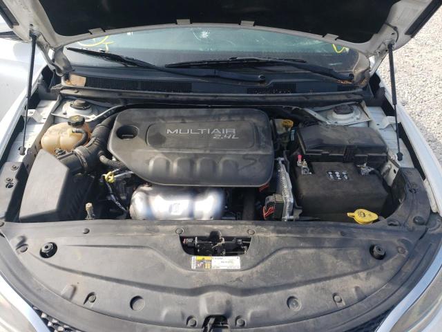 Photo 7 from auction – 2015 CHRYSLER 200 LIMITE with VIN 1C3CCCAB9FN551940