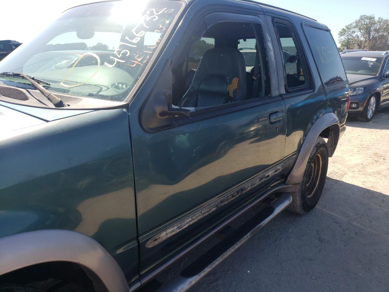 Photo 9 from auction – 1997 FORD EXPLORER with VIN 1FMCU22E0VUD28908