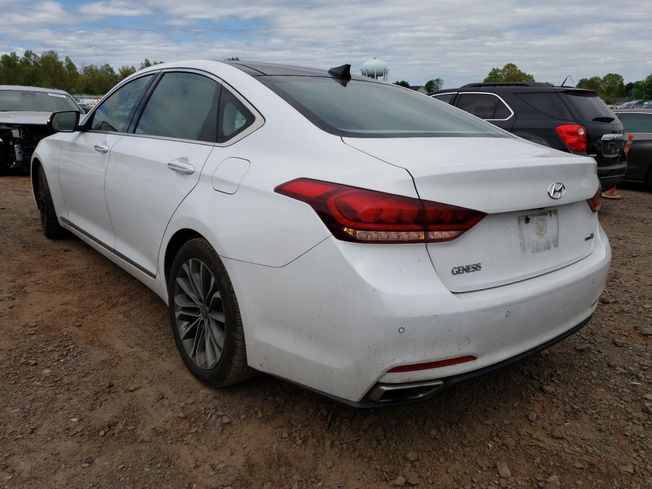 Photo 3 from auction – 2016 HYUNDAI GENESIS 3. with VIN KMHGN4JE4GU119931