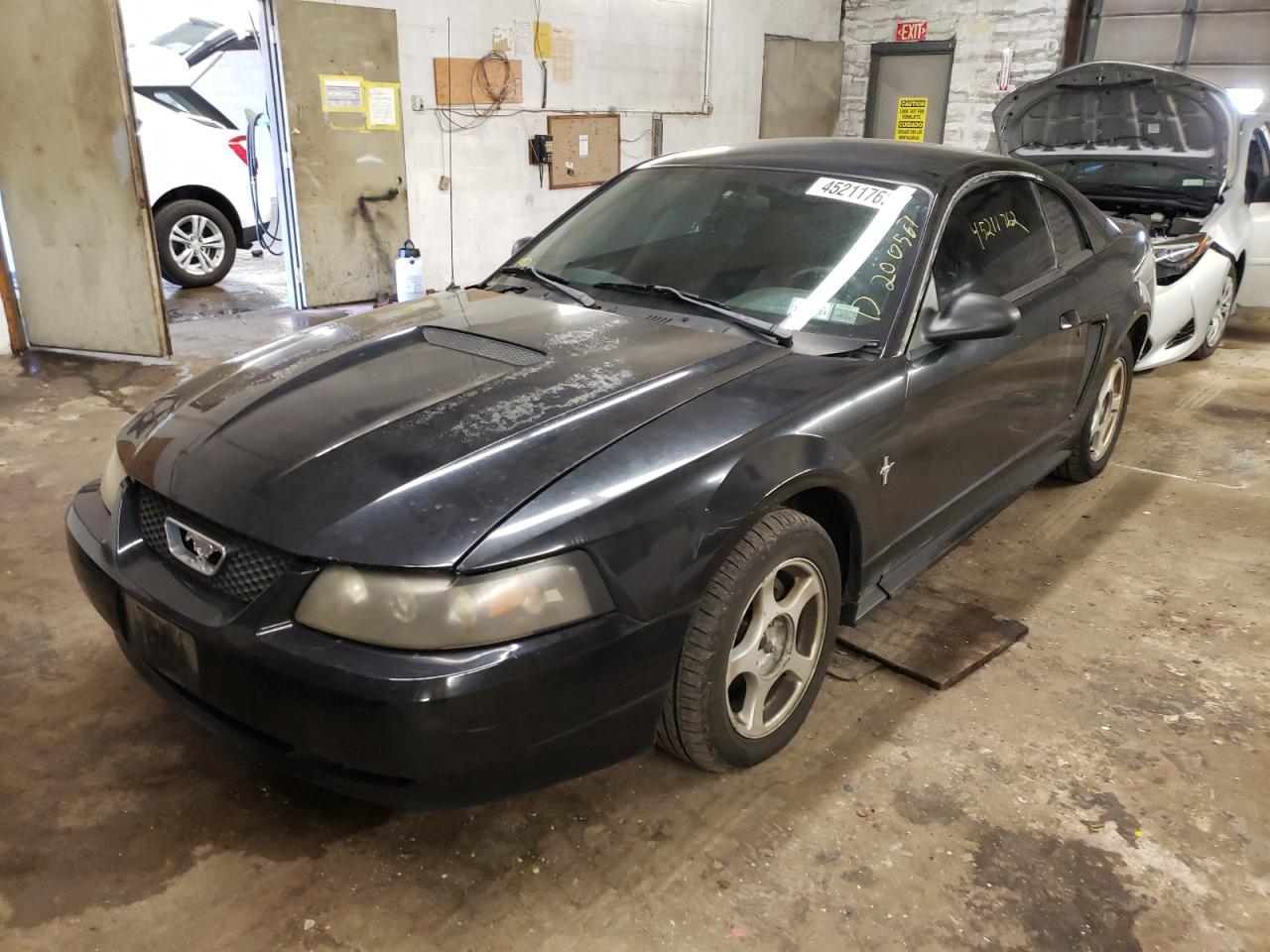 Photo 2 from auction – 2002 FORD MUSTANG with VIN 1FAFP40472F110856