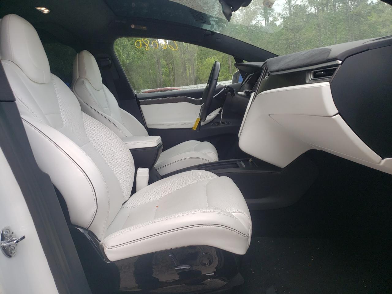 Photo 5 from auction – 2016 TESLA MODEL X with VIN 5YJXCBE29GF024921