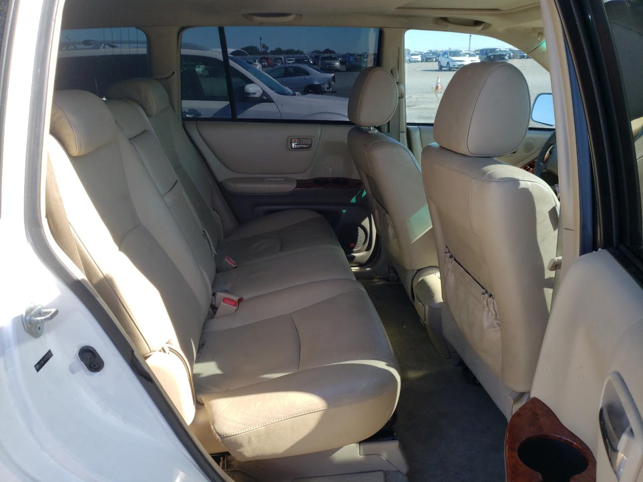 Photo 6 from auction – 2006 TOYOTA HIGHLANDER with VIN JTEDW21AX60012860