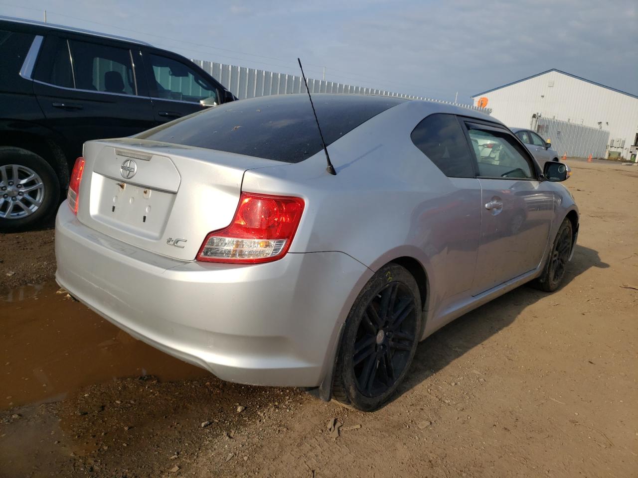 Photo 4 from auction – 2011 TOYOTA SCION TC with VIN JTKJF5C77B3003125