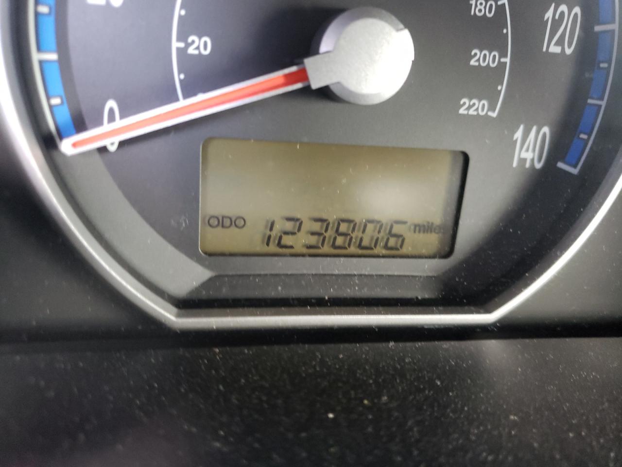 Photo 8 from auction – 2007 HYUNDAI SANTA FE S with VIN 5NMSH73E77H045223