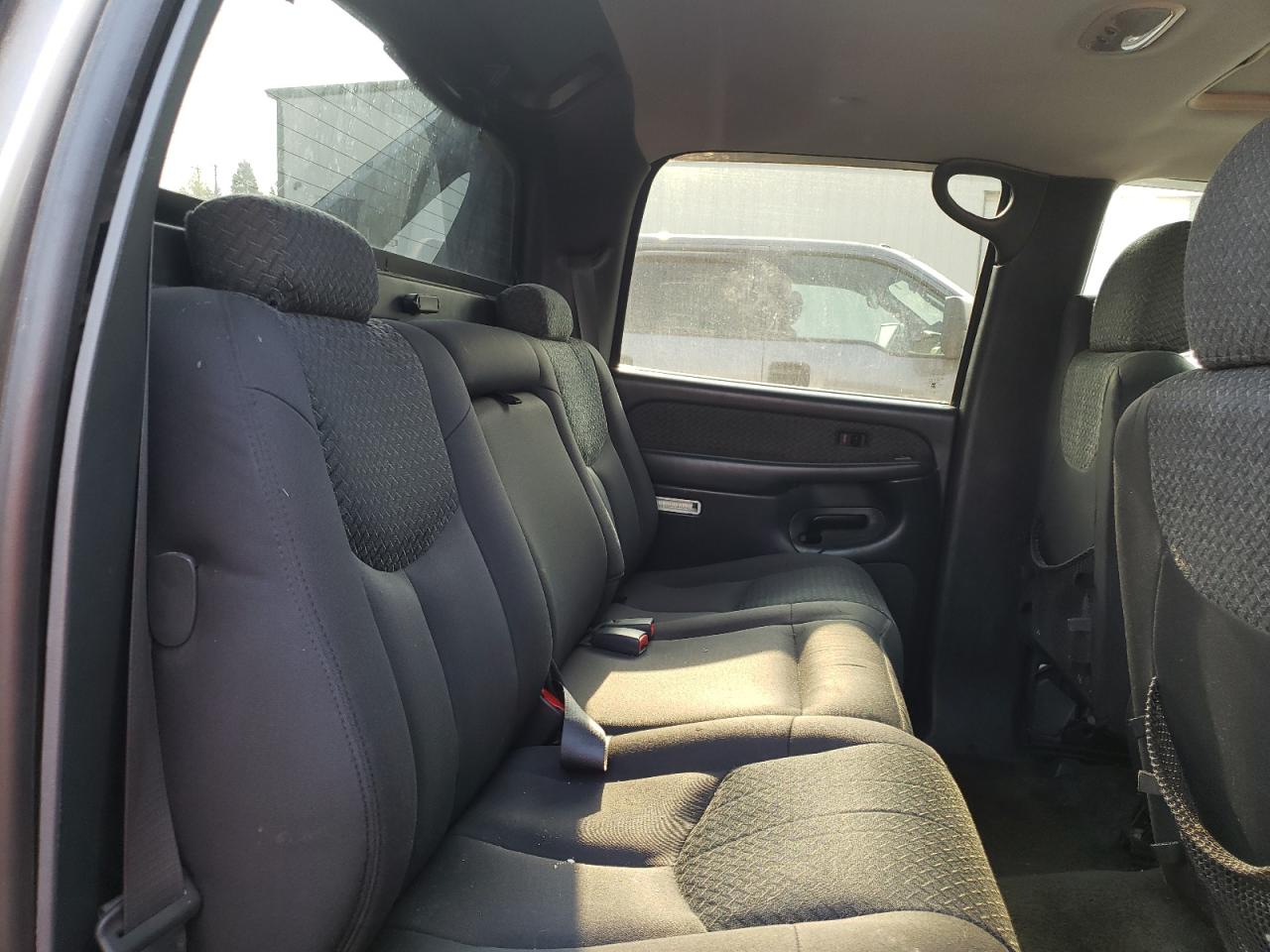 Photo 6 from auction – 2002 CHEVROLET AVALANCHE with VIN 3GNEK13T92G205446