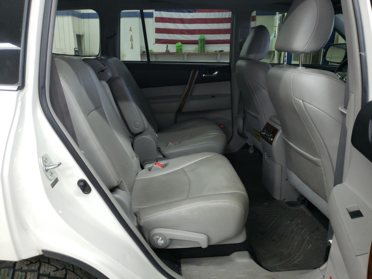 Photo 6 from auction – 2012 TOYOTA HIGHLANDER with VIN 5TDDK3EH8CS120089