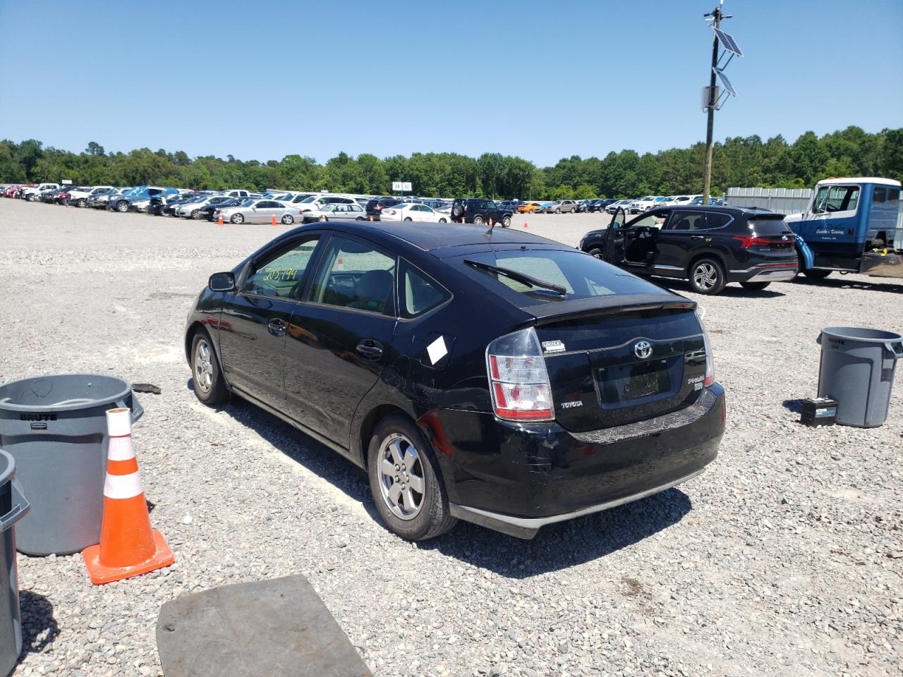 Photo 3 from auction – 2005 TOYOTA PRIUS with VIN JTDKB20U953018813