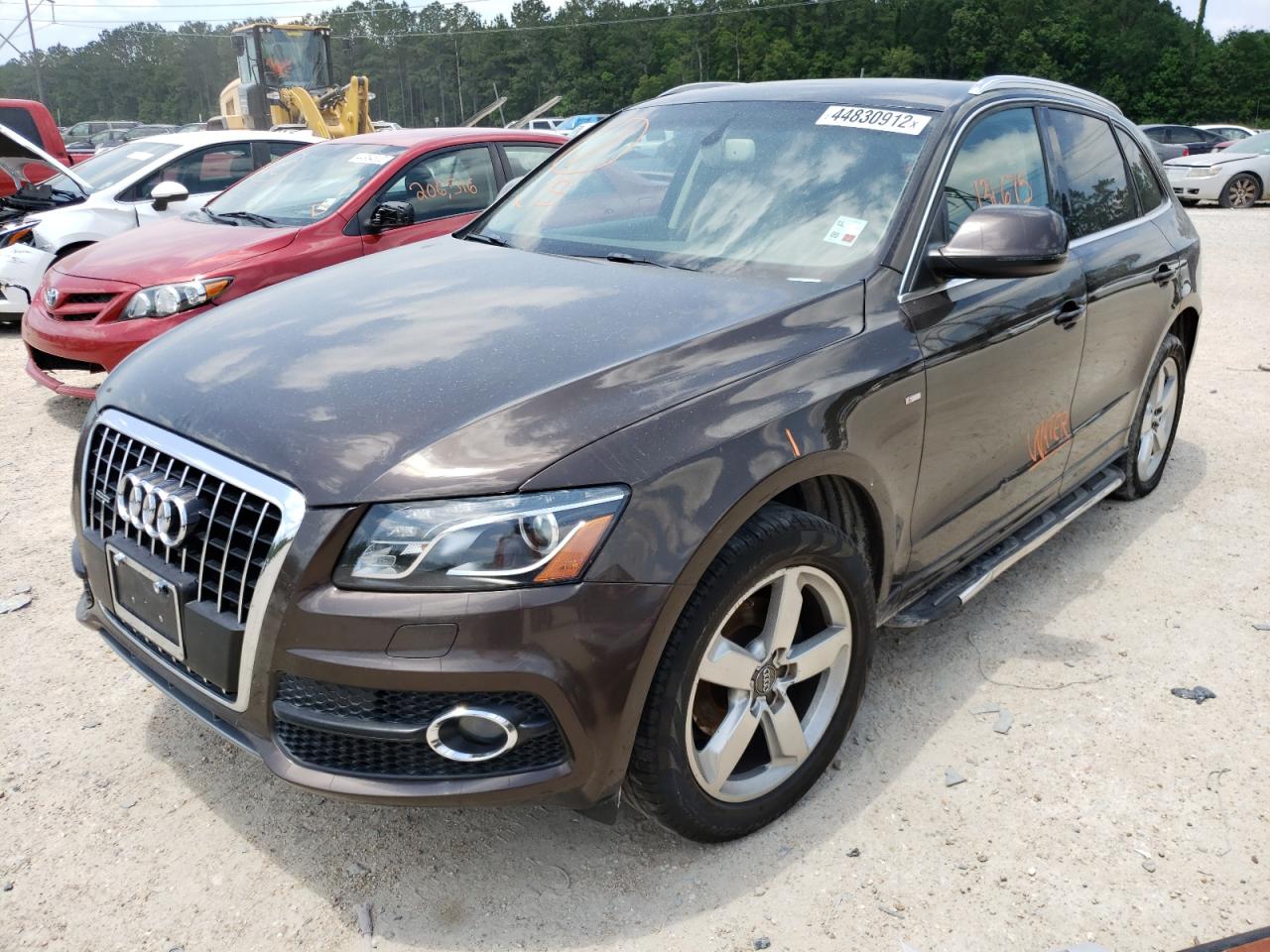 Фото 2 с аукциона – 2011 AUDI Q5 PREMIUM с VIN WA1DKAFP2BA115051