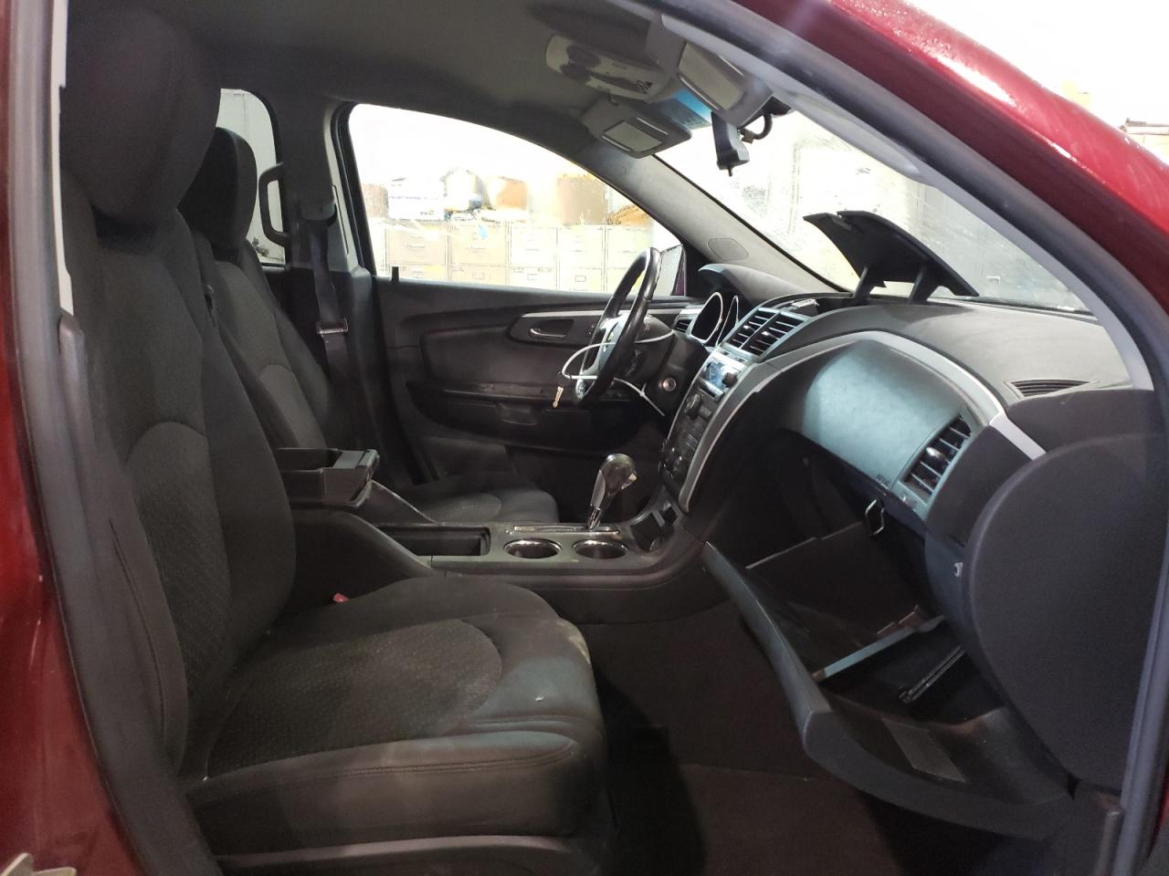 Photo 5 from auction – 2011 CHEVROLET TRAVERSE L with VIN 1GNKRGED1BJ150495