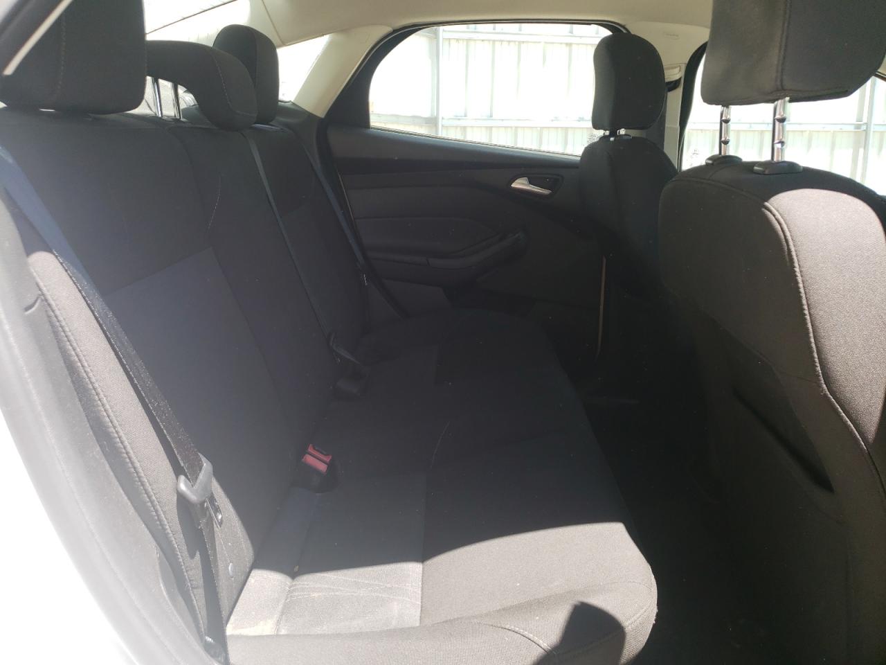 Photo 6 from auction – 2015 FORD FOCUS SE with VIN 1FADP3F2XFL354077
