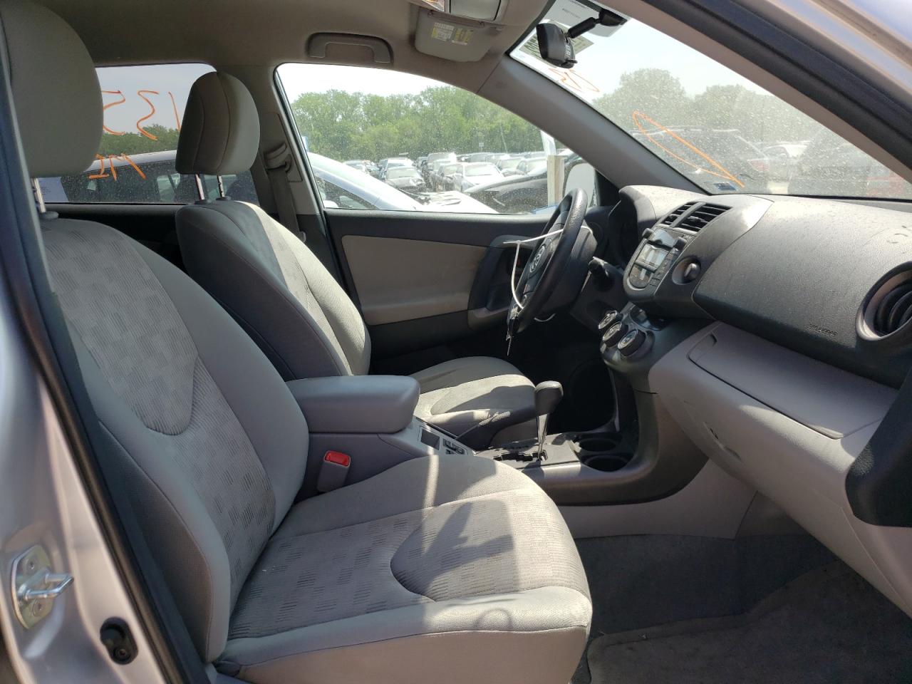 Photo 5 from auction – 2011 TOYOTA RAV4 with VIN 2T3BF4DV8BW094017