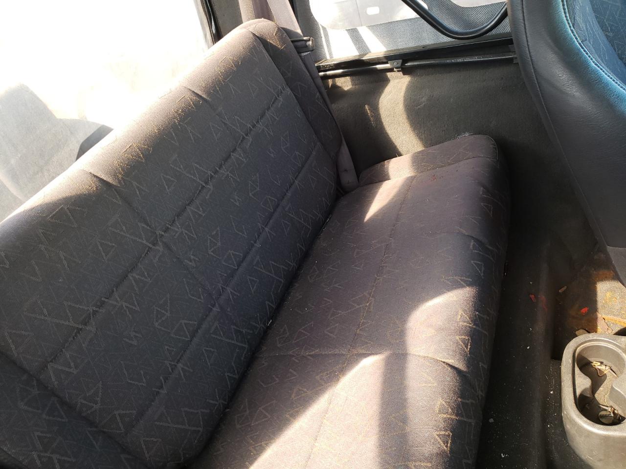 Photo 6 from auction – 2001 JEEP WRANGLER / with VIN 1J4FA29P01P374131