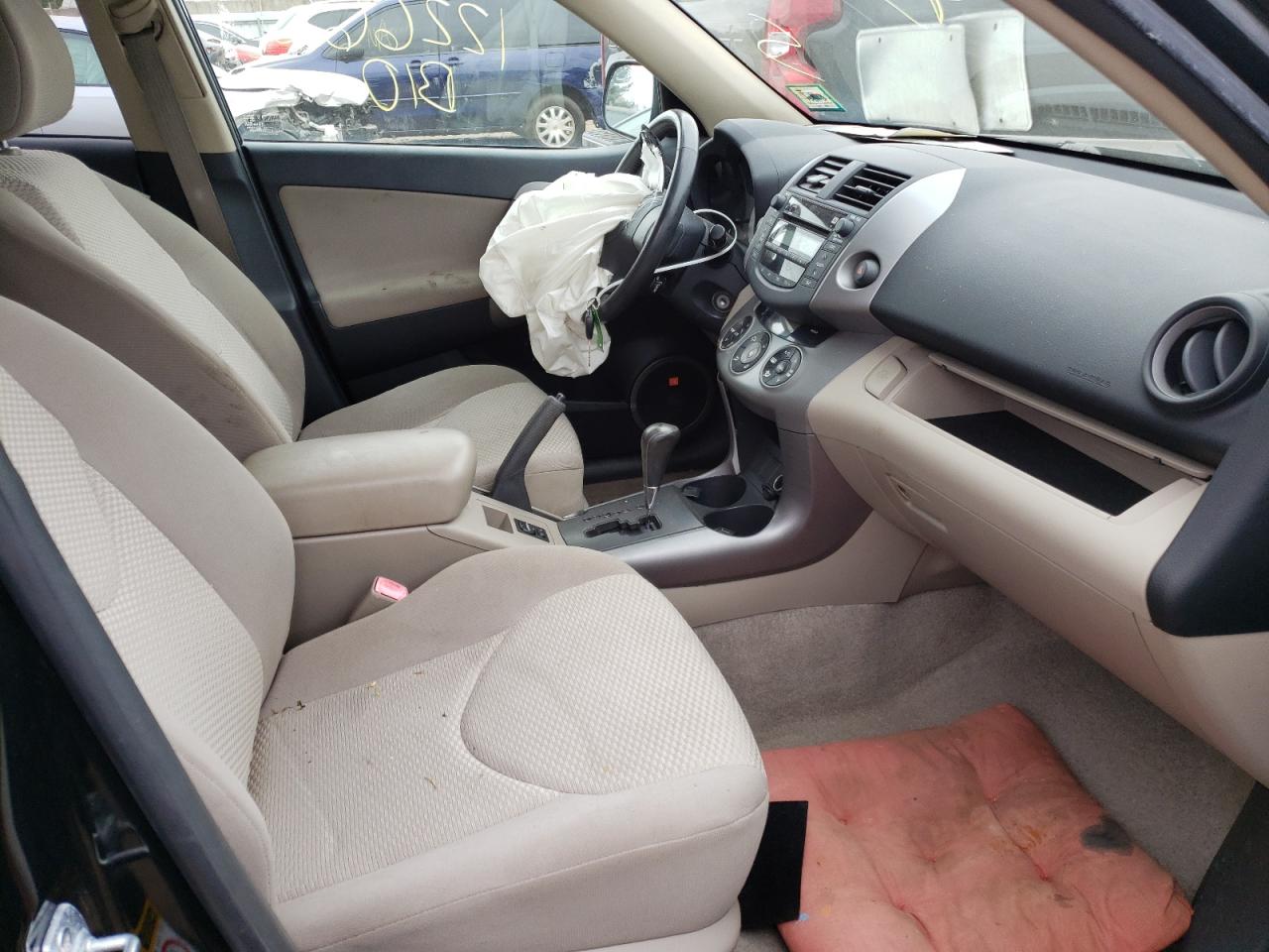 Photo 5 from auction – 2006 TOYOTA RAV4 LIMIT with VIN JTMBD31V966011741