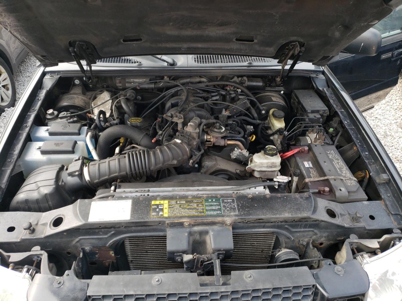 Photo 7 from auction – 2004 FORD EXPLORER S with VIN 1FMZU77K04UA52847