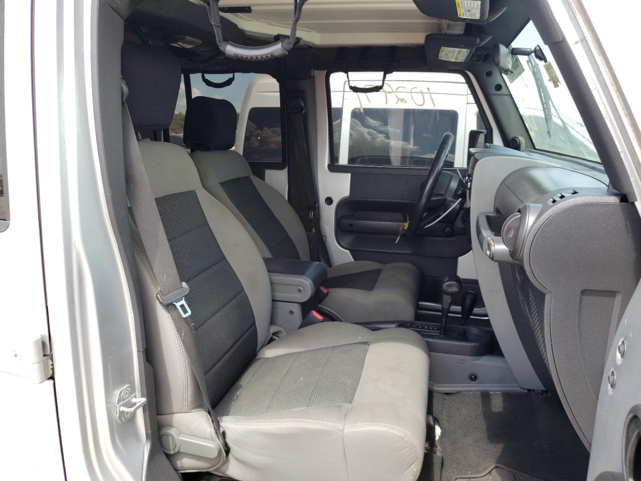 Photo 5 from auction – 2010 JEEP WRANGLER U with VIN 1J4BA3H10AL111954