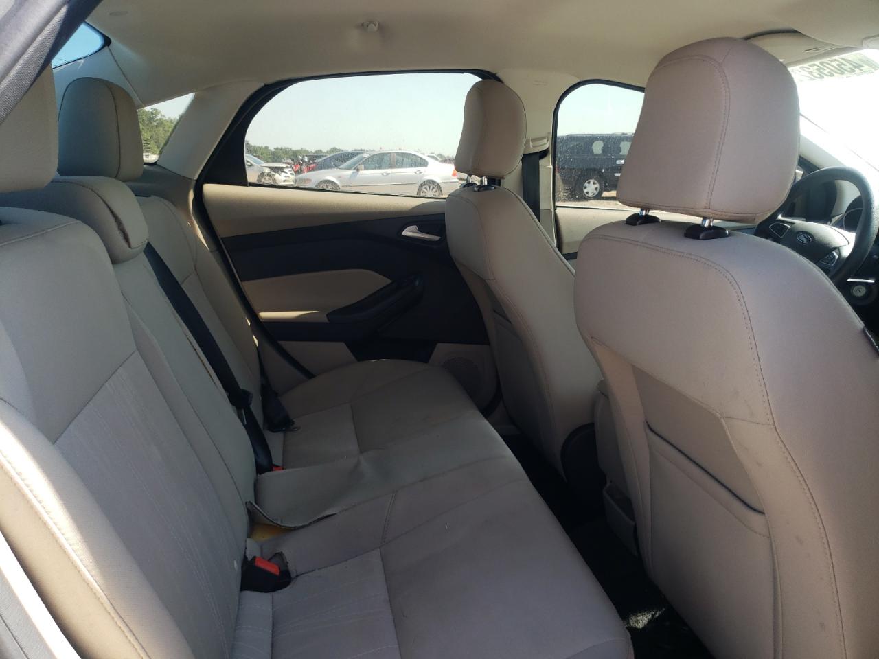 Photo 6 from auction – 2017 FORD FOCUS SE with VIN 1FADP3FE2HL317263