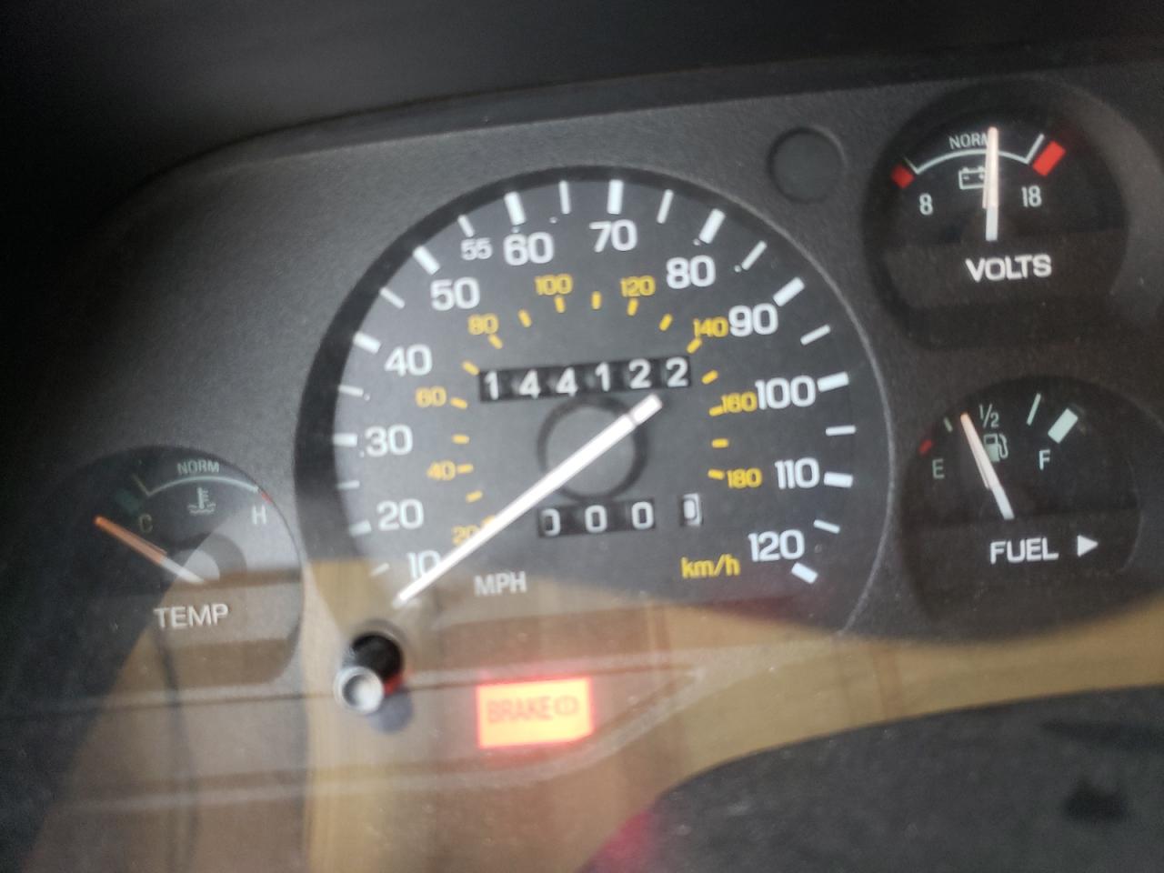 Photo 8 from auction – 1996 FORD THUNDERBIR with VIN 1FALP62W5TH124063