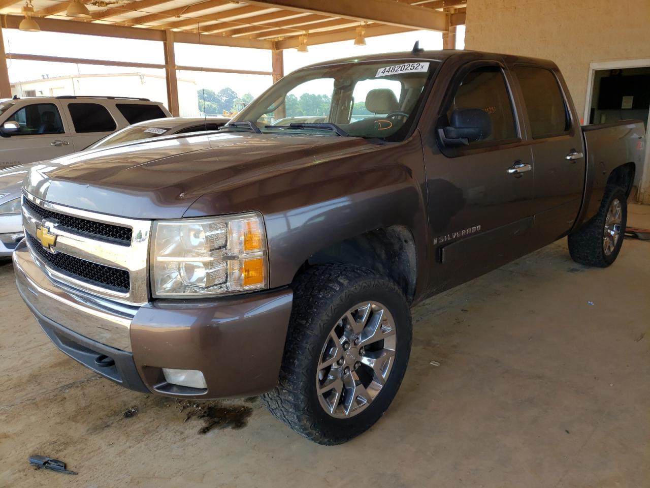 Photo 2 from auction – 2007 CHEVROLET SILVERADO with VIN 2GCEK13M371600286