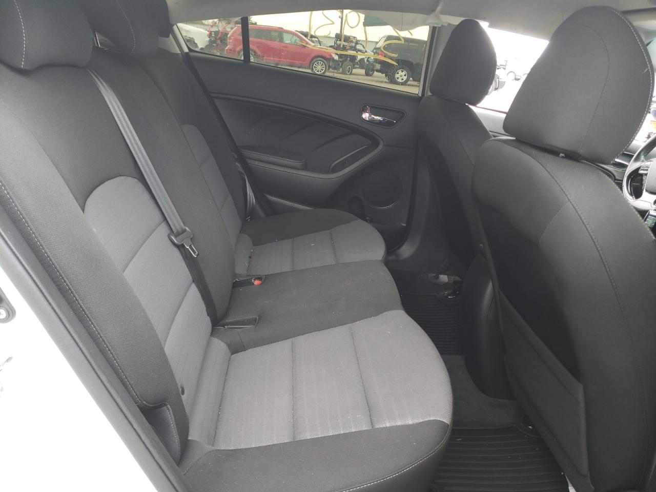 Photo 6 from auction – 2018 KIA FORTE LX with VIN 3KPFL4A70JE224494