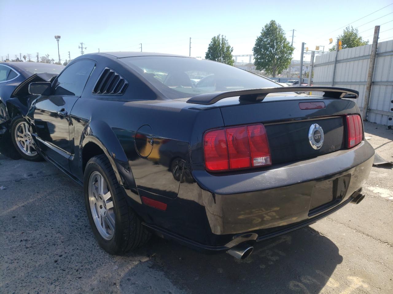Photo 3 from auction – 2007 FORD MUSTANG with VIN 1ZVHT80N175244318