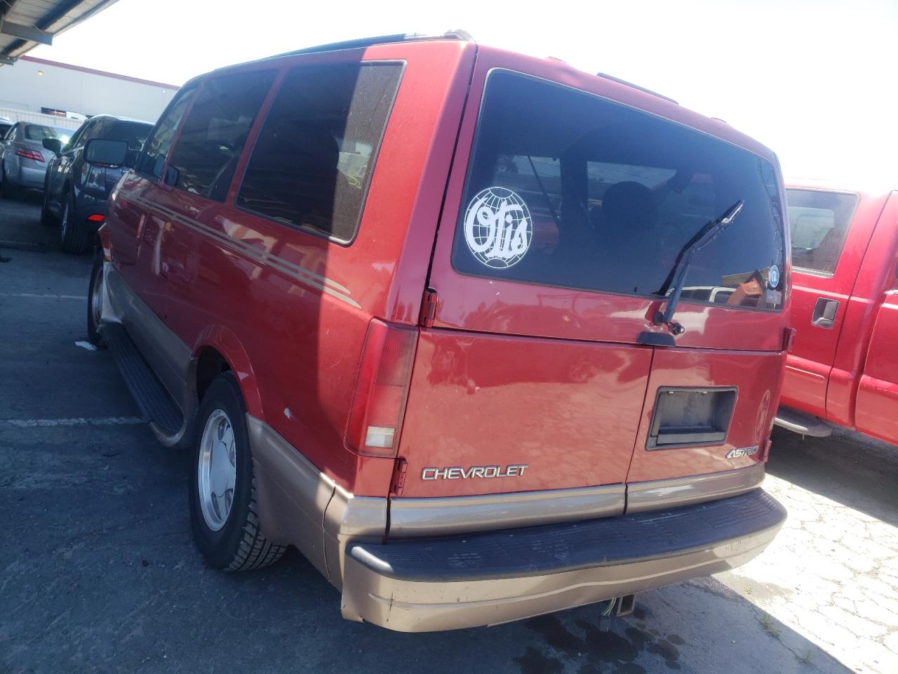Foto 3 de la subasta – 2002 CHEVROLET ASTRO con VIN 1GNEL19X52B146783