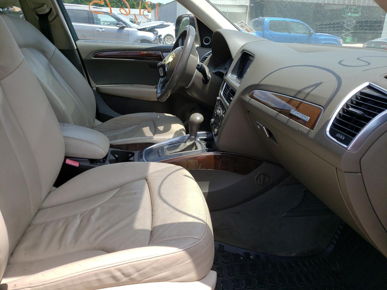 Photo 5 from auction – 2011 AUDI Q5 PREMIUM with VIN WA1DKAFP2BA115051