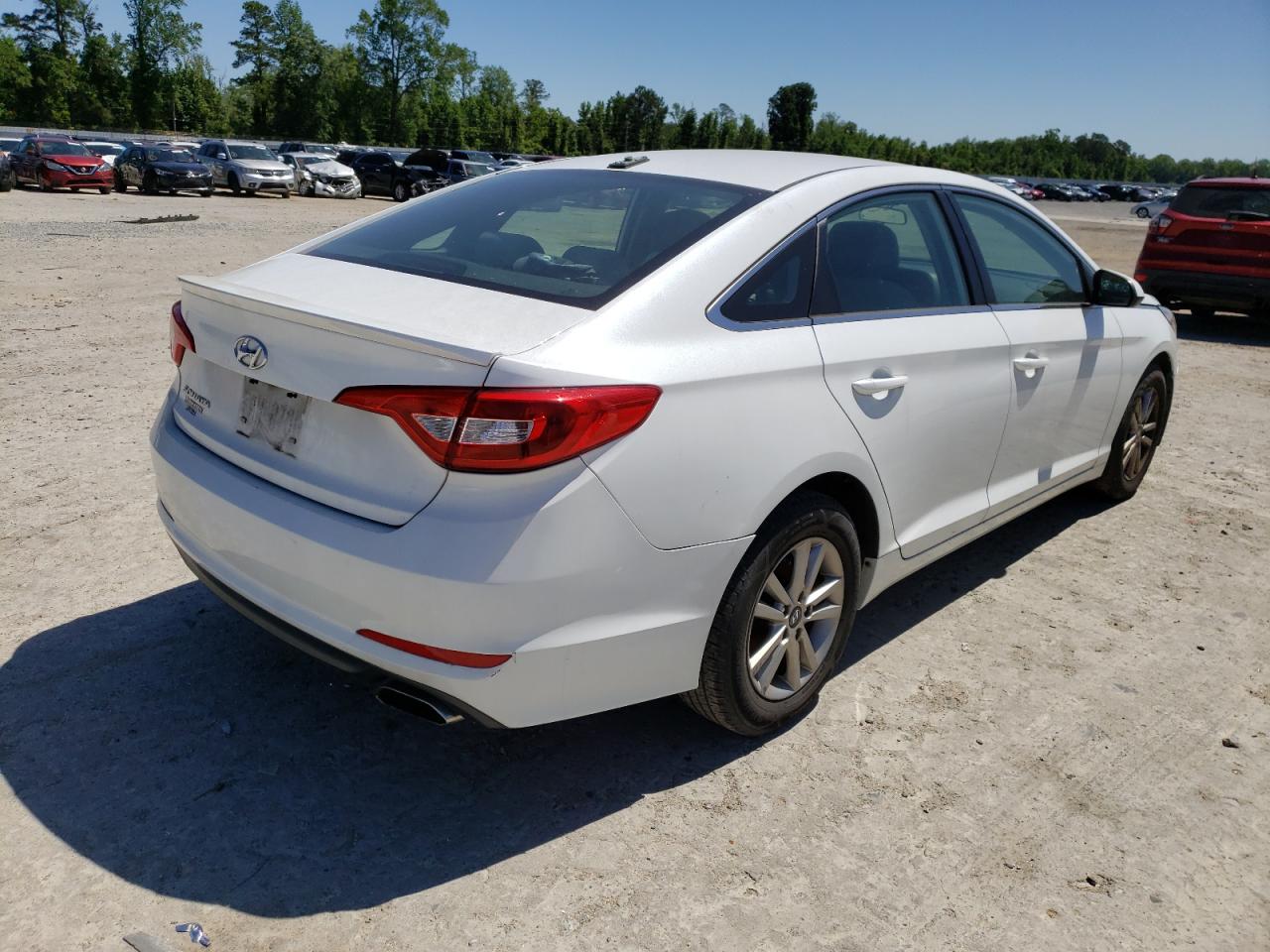 Photo 4 from auction – 2016 HYUNDAI SONATA SE with VIN 5NPE24AF4GH390883