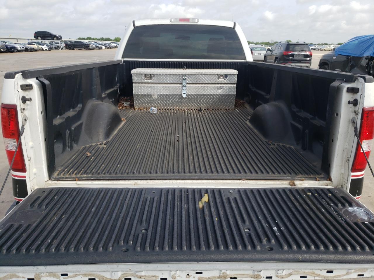 Photo 6 from auction – 2006 FORD F150 with VIN 1FTRF12W96NA36522