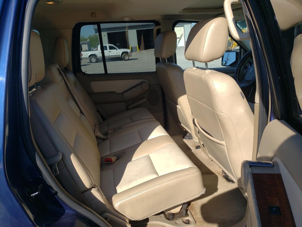 Photo 6 from auction – 2007 FORD EXPLORER E with VIN 1FMEU74E07UB16712