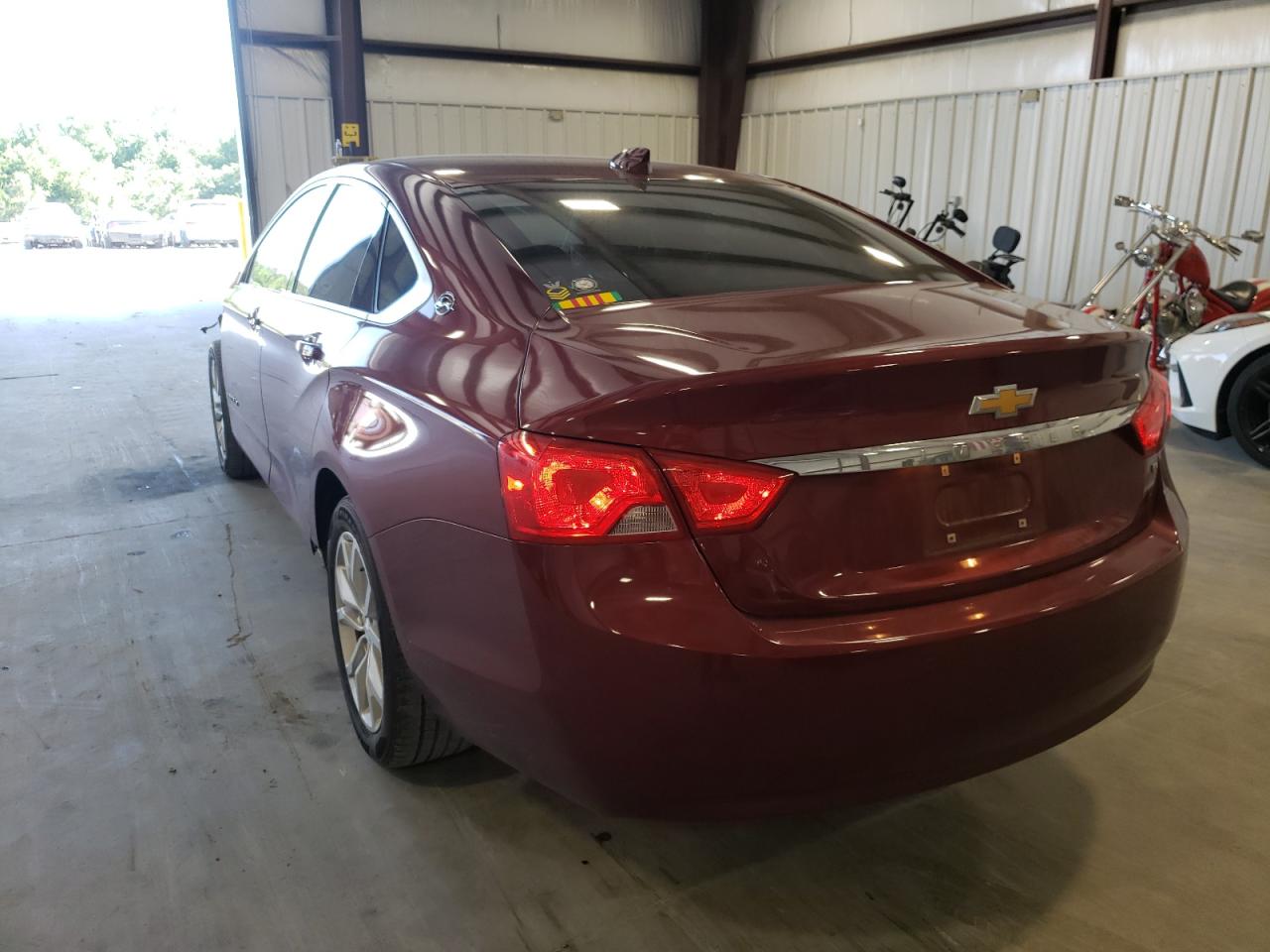 Photo 3 from auction – 2017 CHEVROLET IMPALA LT with VIN 1G1105SA9HU113627