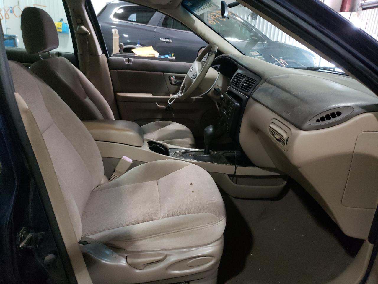 Photo 5 from auction – 2000 FORD TAURUS SES with VIN 1FAFP55S9YA197596