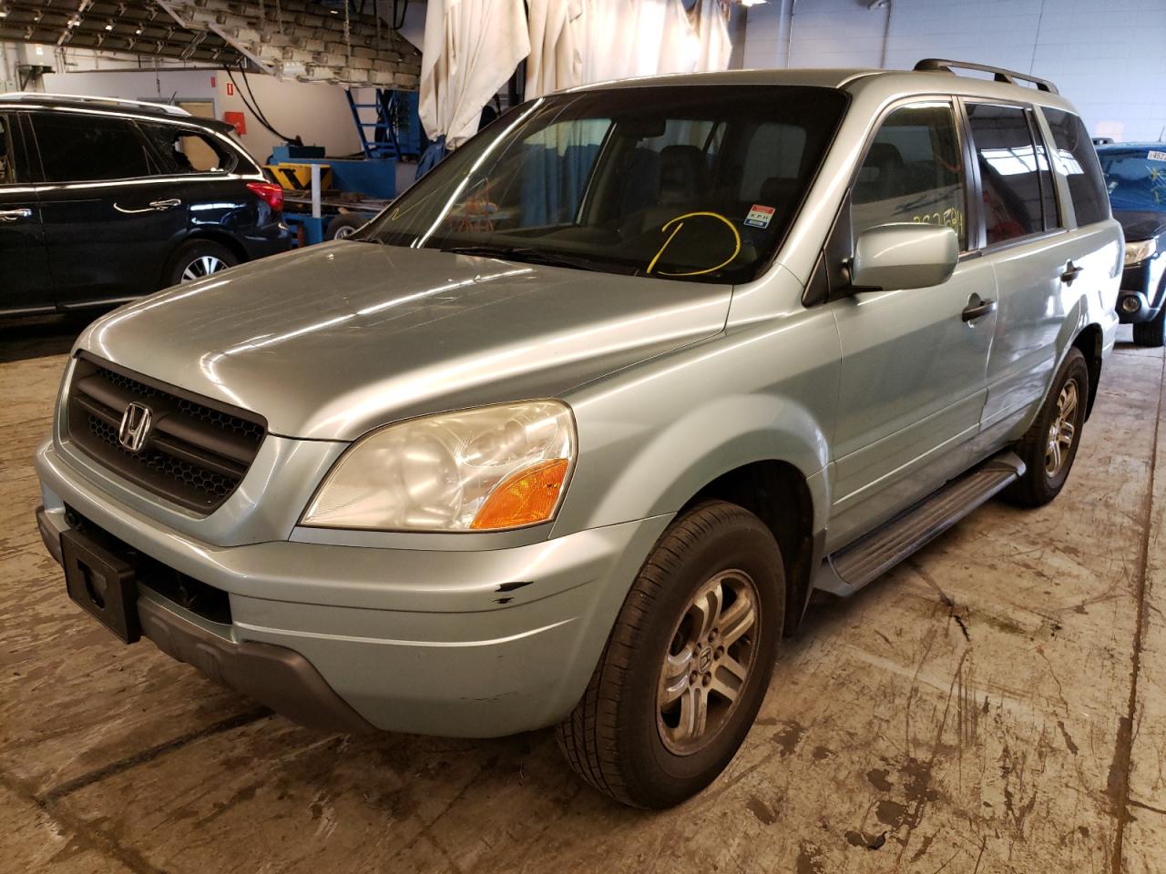 Photo 2 from auction – 2003 HONDA PILOT EXL with VIN 2HKYF18573H502437
