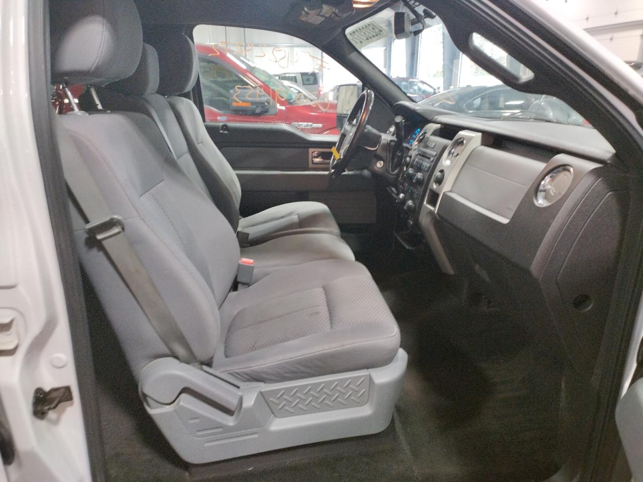 Photo 5 from auction – 2011 FORD F150 SUPER with VIN 1FTFW1EF6BFA28011