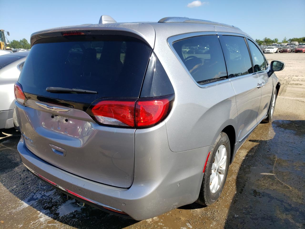 Photo 4 from auction – 2018 CHRYSLER PACIFICA T with VIN 2C4RC1EG9JR121868