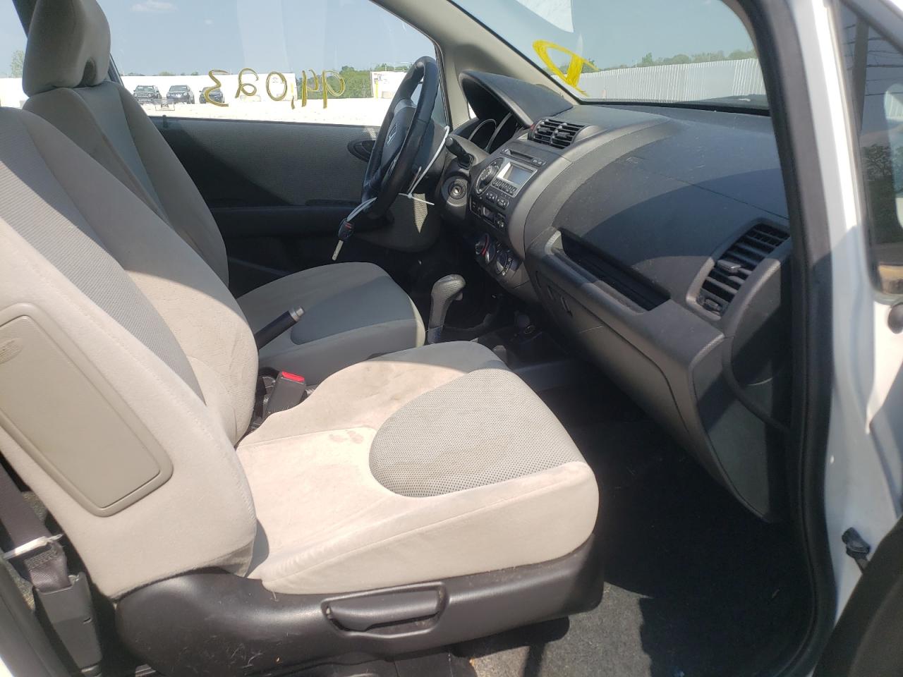 Photo 5 from auction – 2007 HONDA FIT S with VIN JHMGD38677S030350