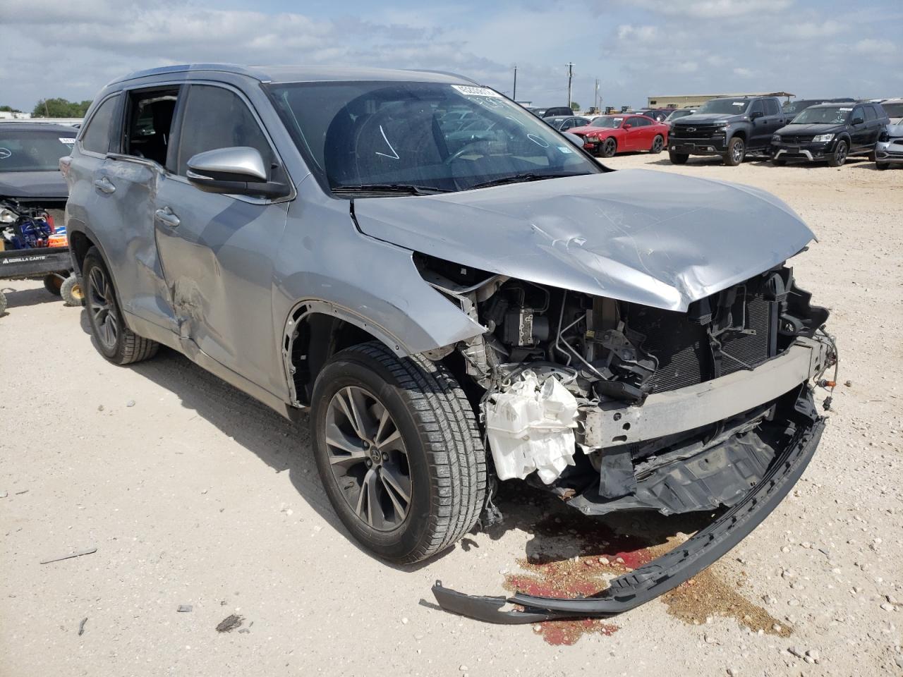 TOYOTA HIGHLANDER 2016 with VIN 5TDKKRFH5GS178028 - Photo from auction