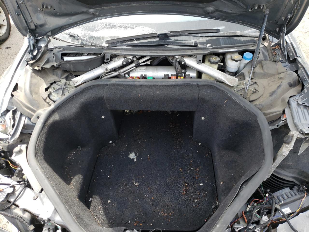 Photo 7 from auction – 2012 TESLA MODEL S with VIN 5YJSA1CN0CFP01596