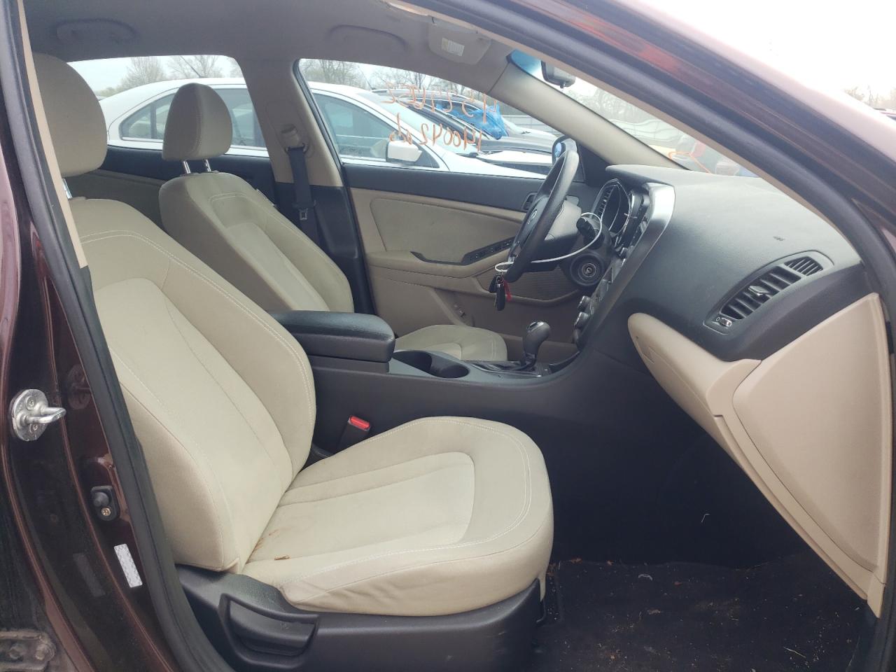 Photo 5 from auction – 2011 KIA OPTIMA LX with VIN KNAGM4A77B5093088