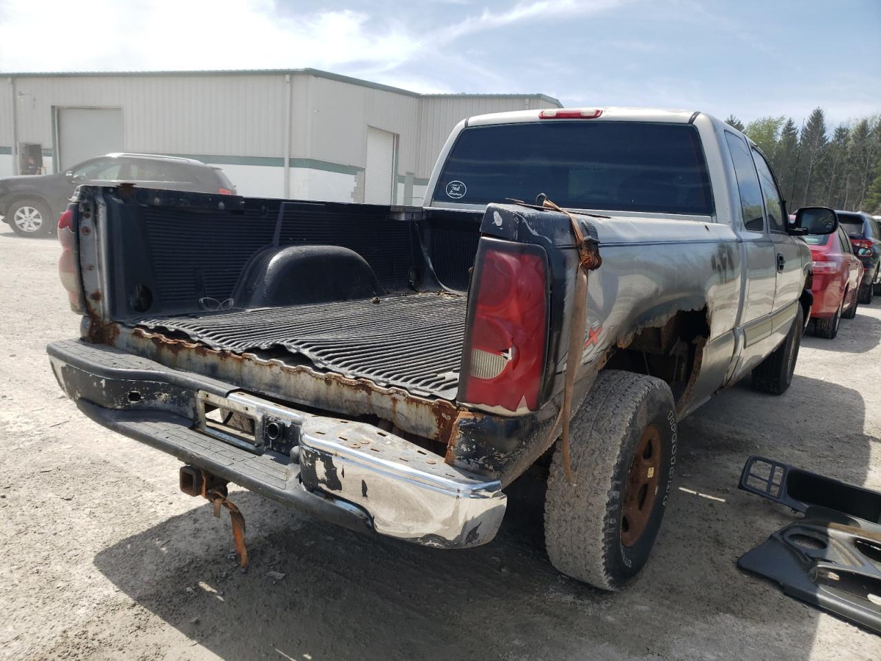 Фото 4 с аукциона – 2004 CHEVROLET SILVERADO с VIN 2GCEK19T741182292