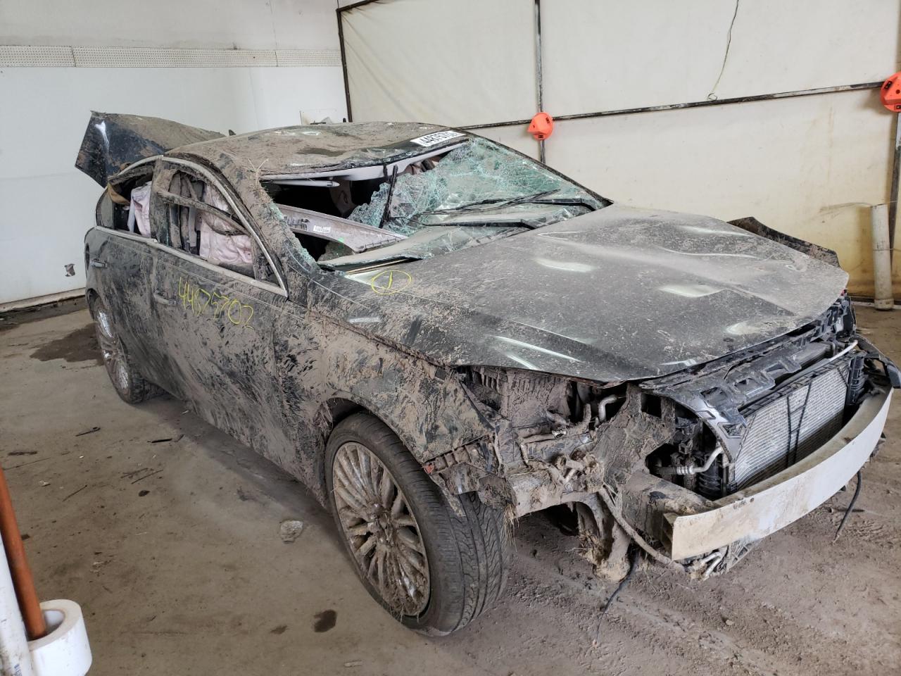 BUICK REGAL PREM 2013 with VIN 2G4GU5GV6D9192744 - Photo from auction