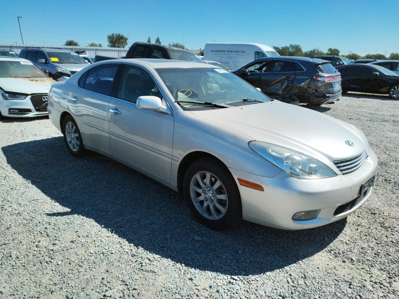 LEXUS ES 2002 with VIN JTHBF30G420036832 - Photo from auction